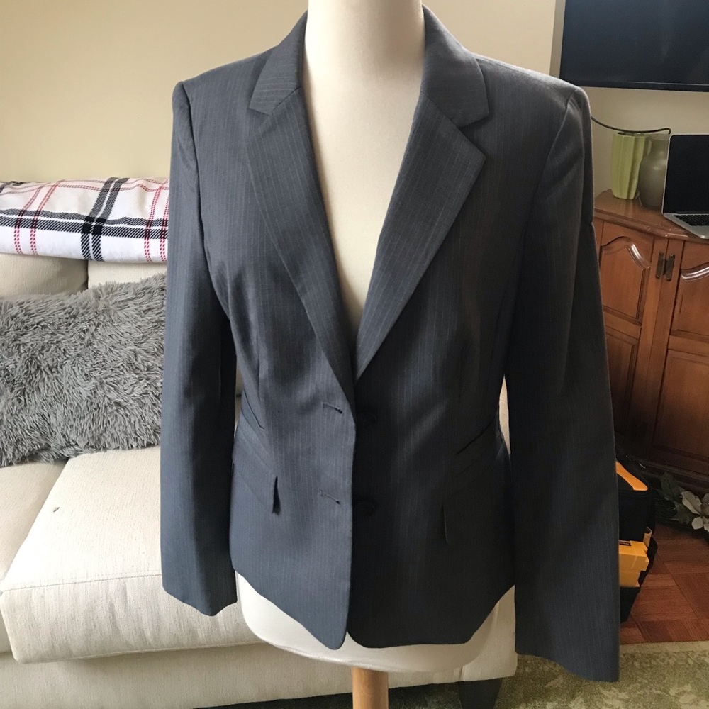Banana Republic grey pinstripe blazer